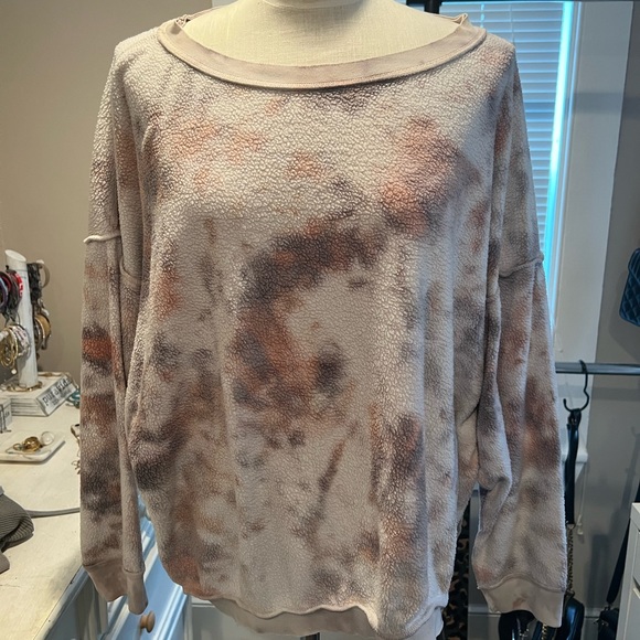 Free People Tops - Free people sweatshirt